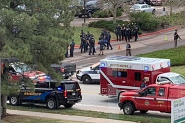 Triroteio em escola do Colorado faz vários feridos