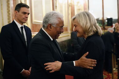 António Costa expressa em Madrid a sua tristeza e admiração por Pérez de Rubalcaba
