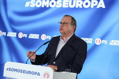 Carlos César