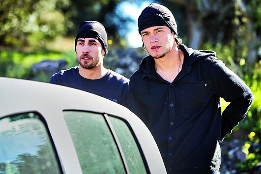 Irmãos conseguem fugir à polícia 