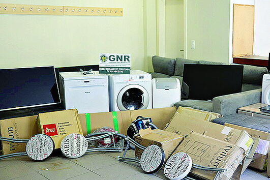 Material recuperado pela GNR 