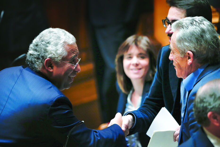 António Costa quer convencer PCP e BE  a aprovarem  a nova Lei  de Bases