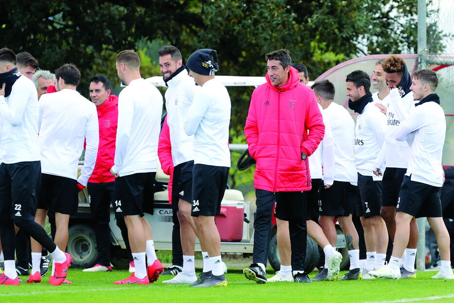 Bruno Lage já trabalha na nova temporada e pede um guarda-redes, um lateral-esquerdo e um avançado