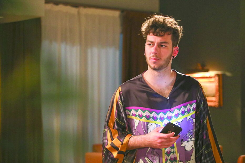 Miguel confessa a Isa que continua apaixonado por ela em 