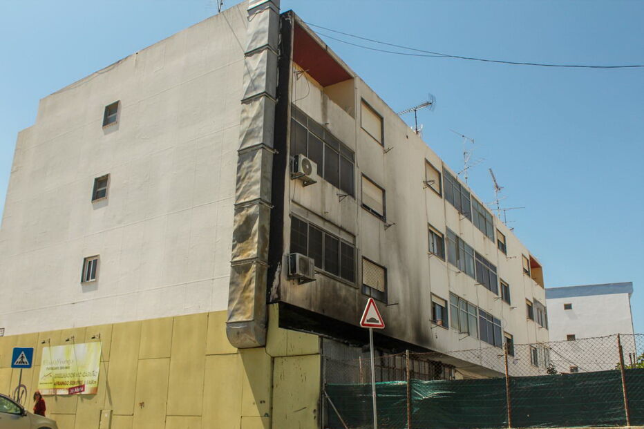 Chamas ameaçaram outros pisos do prédio