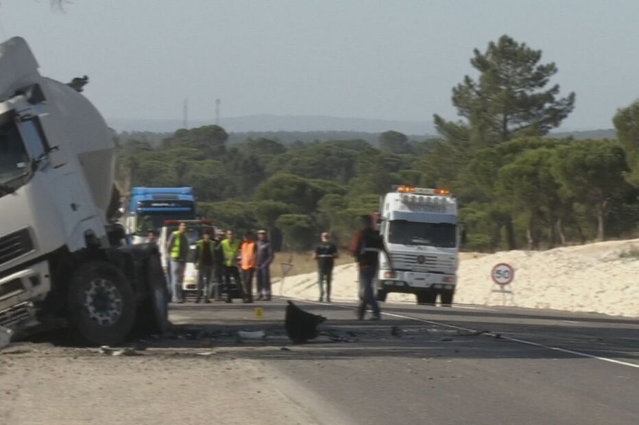 Um morto após colisão entre pesado e ligeiro em Alcácer do Sal