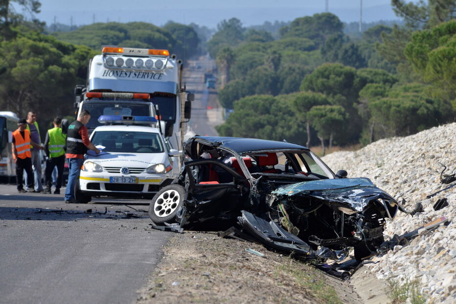 Um morto após colisão entre pesado e ligeiro em Alcácer do Sal
