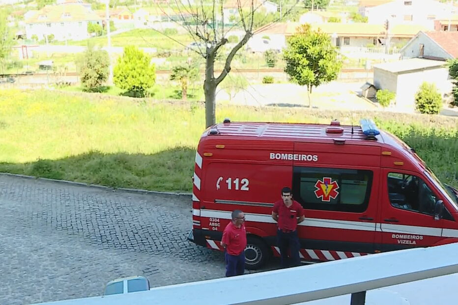 Homem barricado dentro de carro ameaça fazer explodir bomba em Vizela 