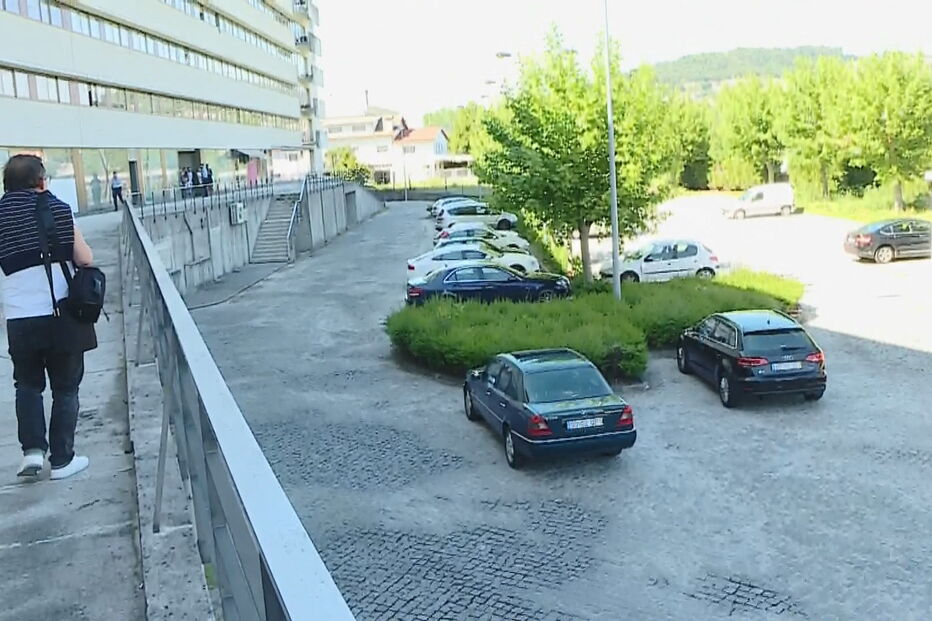 Homem barricado dentro de carro ameaça fazer explodir bomba em Vizela 