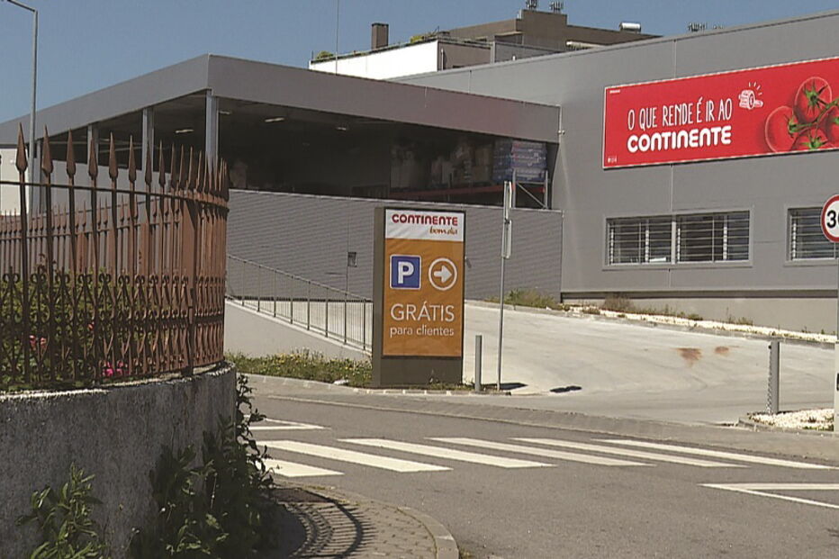 Suspeito, de 35 anos, foi apanhado ao volante de um automóvel furtado, junto ao Continente, pela GNR de Esmoriz 