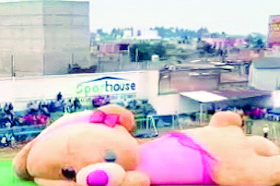 Urso de peluche com mais de quatro toneladas bate recorde do Guinness