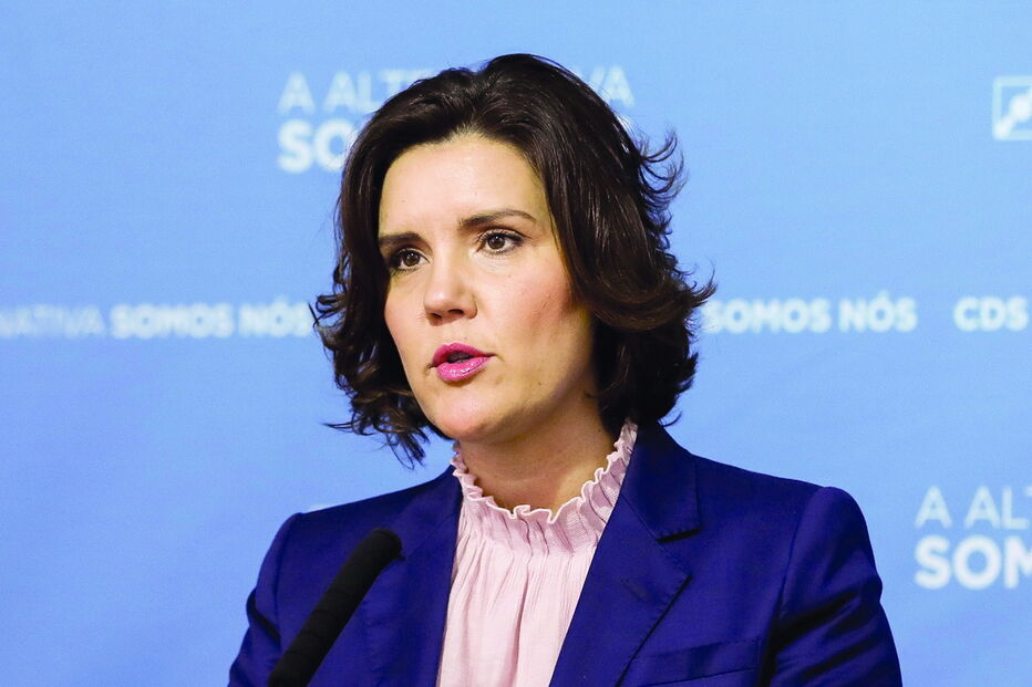 Assunção Cristas explicou posição do CDS-PP em comunicado