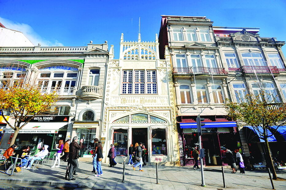 Fachada da Livraria Lello, no Porto  