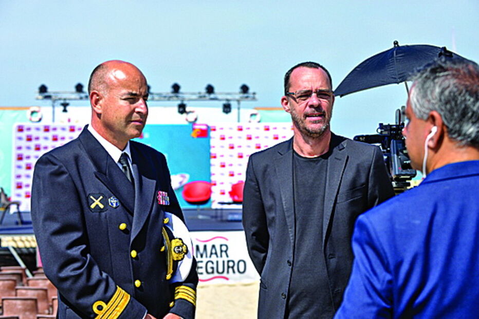 Porta-voz da Marinha e da Autoridade Marítima, Pereira da Fonseca, com o diretor-adjunto do CM, Paulo João Santos