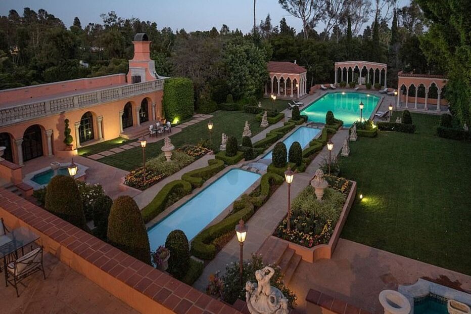 2019-05-06_15_23_08 13146040-6997163-image-m-58_1557140123738.jpg