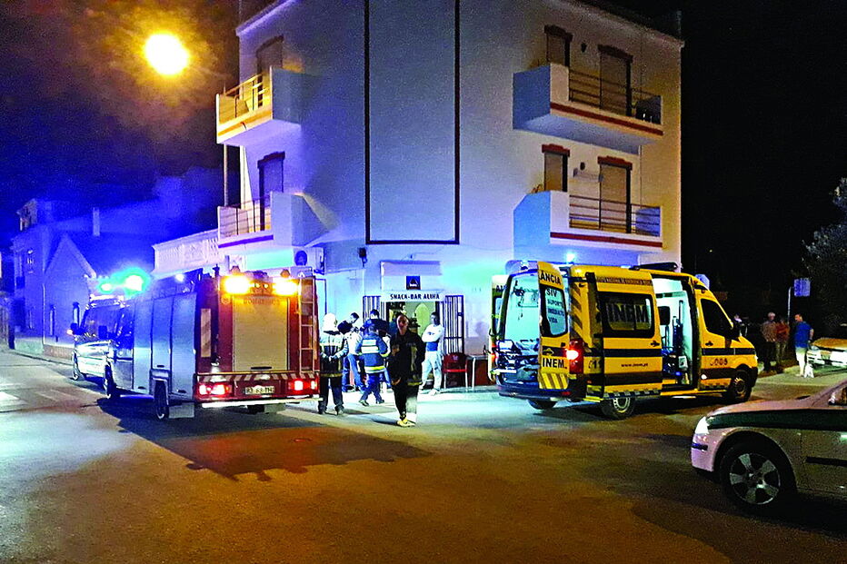 Bombeiros, INEM e GNR foram chamados ao local do incidente, que aconteceu por volta das 22h30   