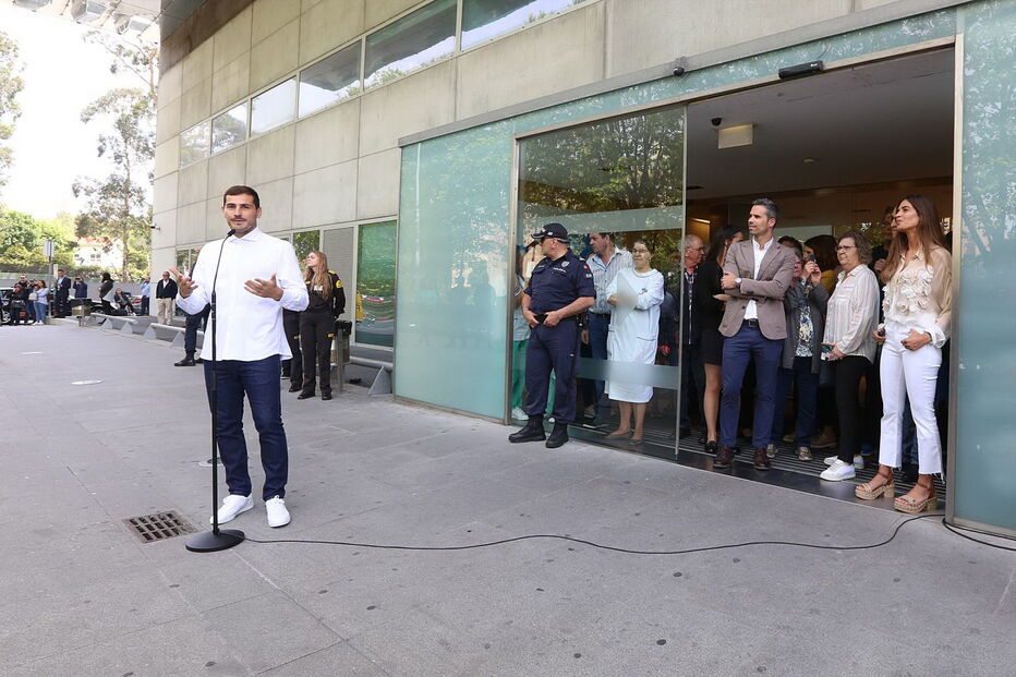 Casillas à saída do hospital onde esteve internado