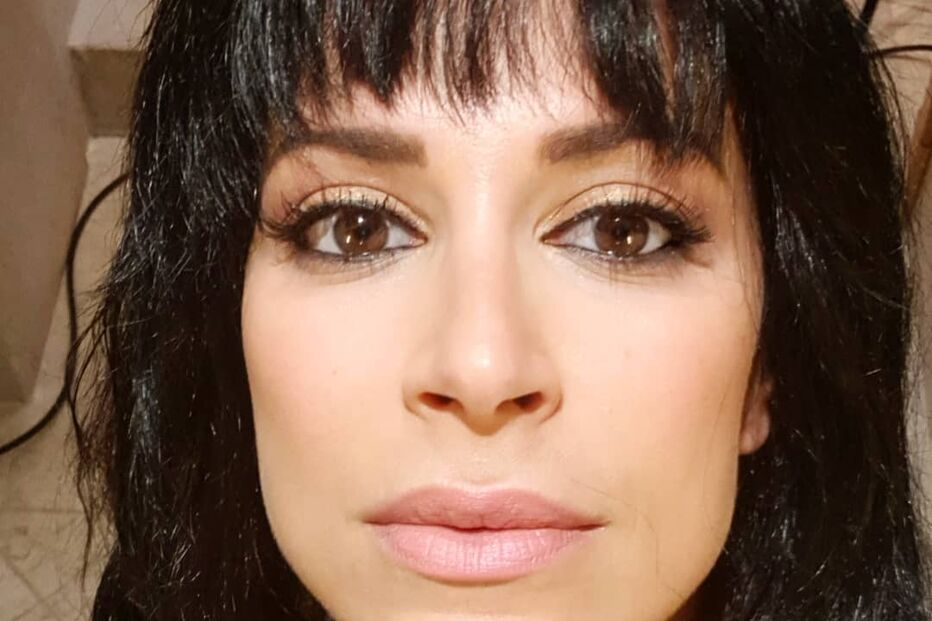 Dânia Neto com franja.jpg