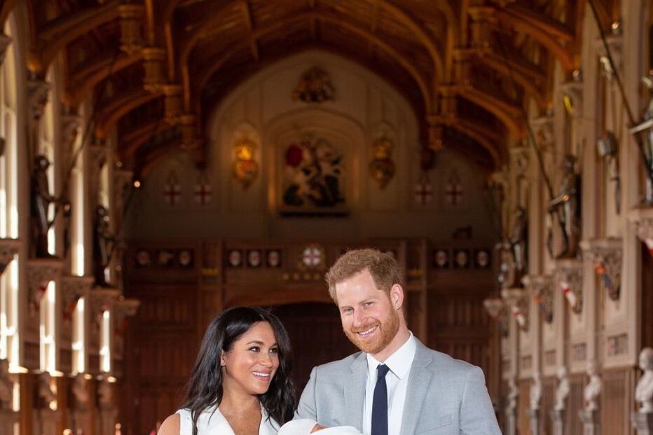 Harry e Meghan apresentam o filho ao mundo