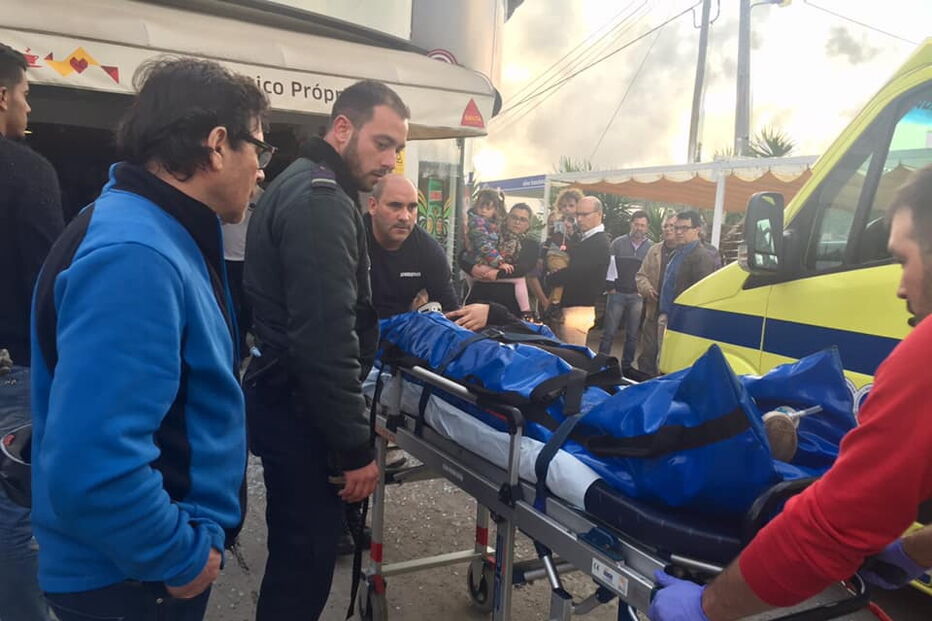 Carro despista-se e entra numa padaria em Águeda