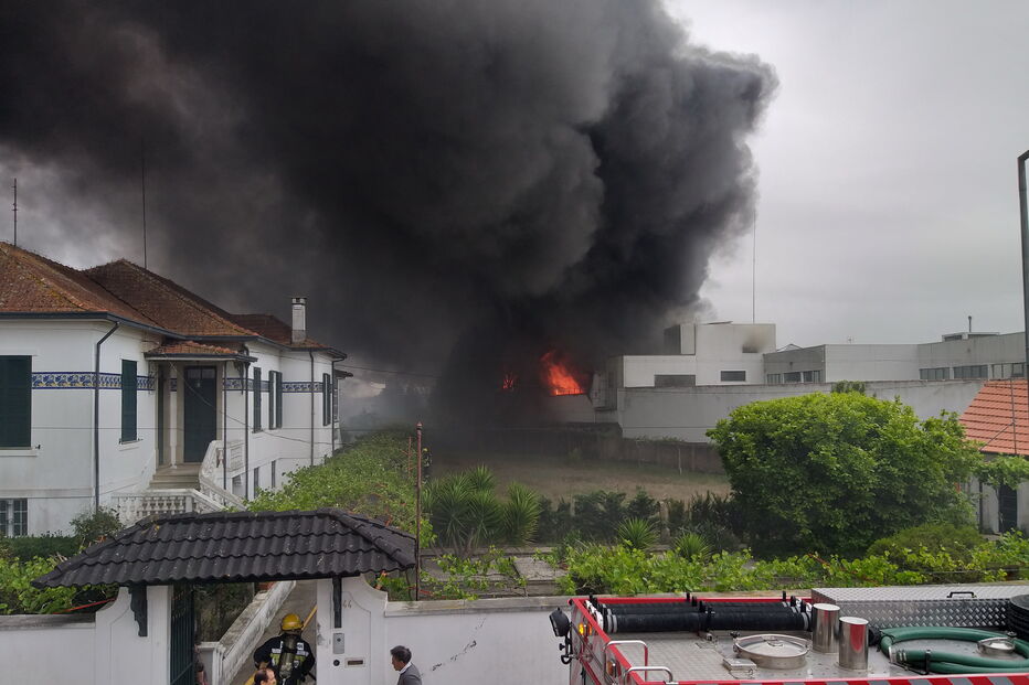 Incêndio em fábrica em Ovar