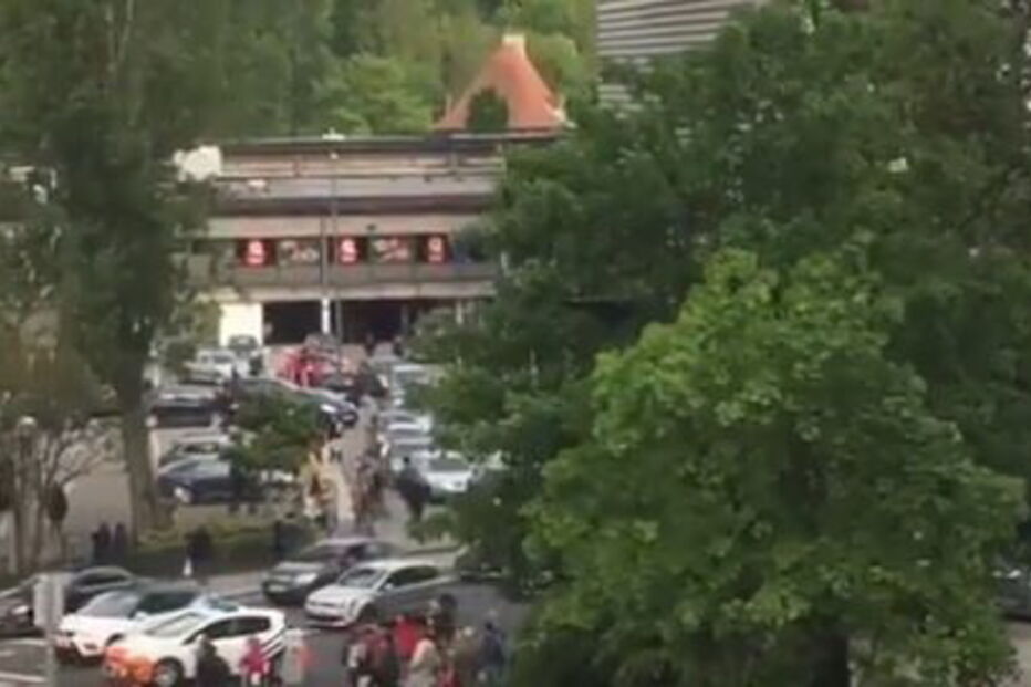 Ameaça de bomba em Bruxelas. Centro comercial foi evacuado