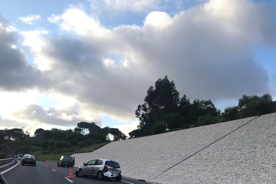 Acidente na A1