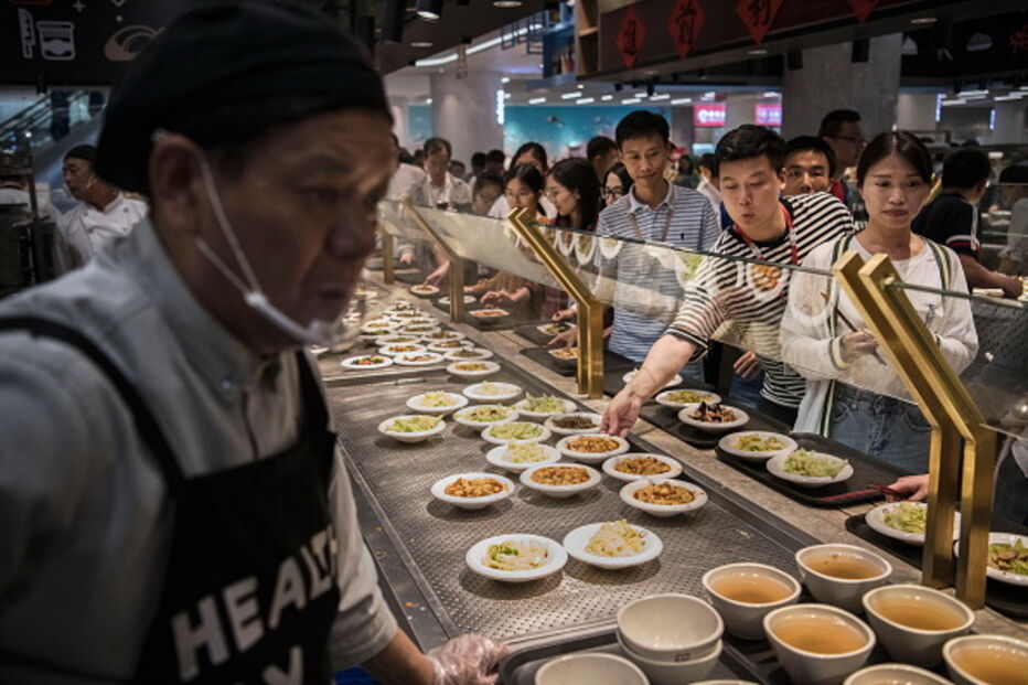 Huawei, a tecnológica milionária onde os trabalhadores dormem debaixo das secretárias