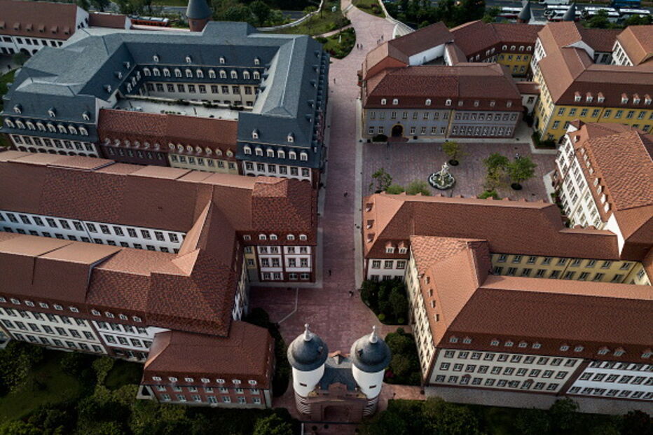 Huawei, a tecnológica milionária onde os trabalhadores dormem debaixo das secretárias