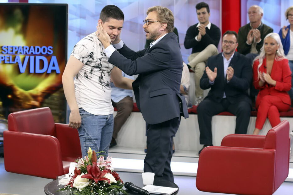 Paulo Machado, 24 anos, pediu ajuda para conhecer o pai, Carlos Oliveira