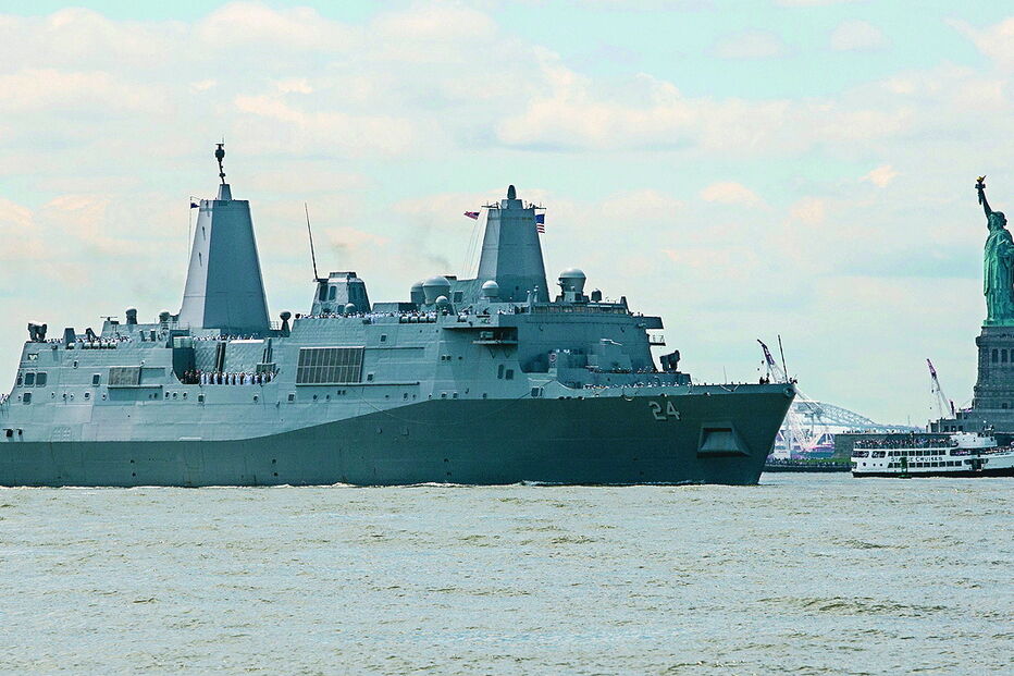‘USS Arlington’ vai juntar-se ao porta-aviões ‘Abraham Lincoln’ no Golfo 