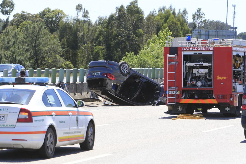 Despiste na A1 faz um morto e três feridos