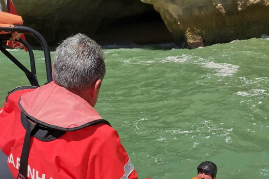 Estação Salva-vidas de Ferragudo resgata cidadão estrangeiro em Lagoa