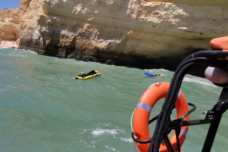 Estação Salva-vidas de Ferragudo resgata cidadão estrangeiro em Lagoa