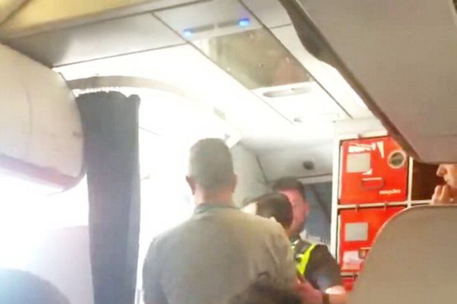 Passageiro preso em voo da easyJet após alegado assédio sexual