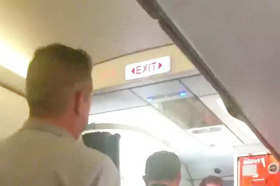 Passageiro preso em voo da easyJet após alegado assédio sexual