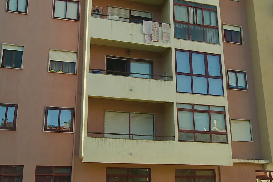 Mata a prima e fere o primo com gravidade em Viseu