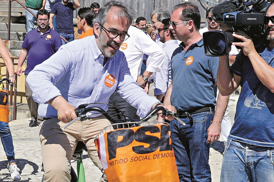 Paulo Rangel contactou com a população nas cidades de Espinho e Aveiro