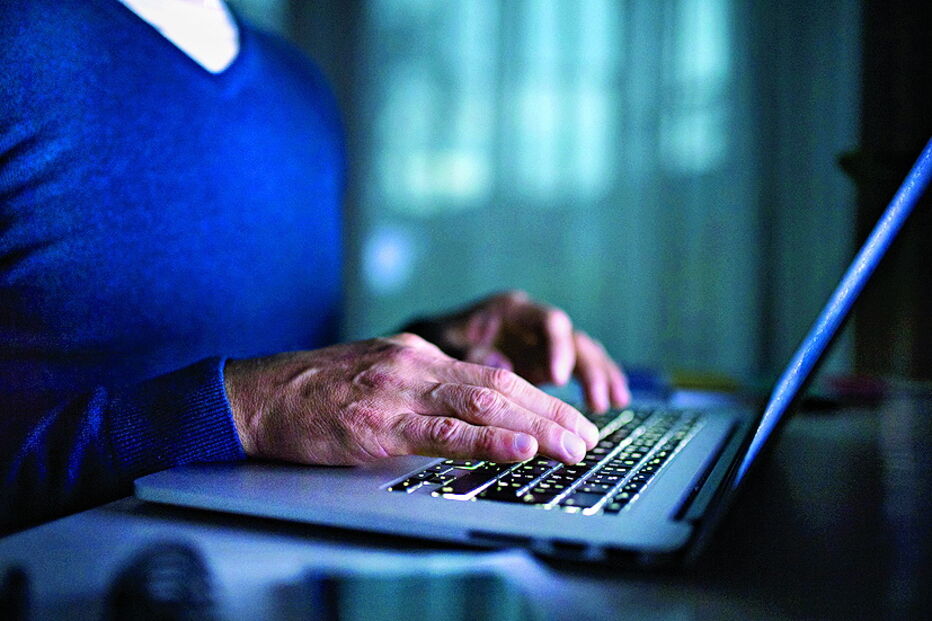 Pedófilo criou  e geria uma rede internacional de troca de filmes e vídeos com abusos sexuais de menores