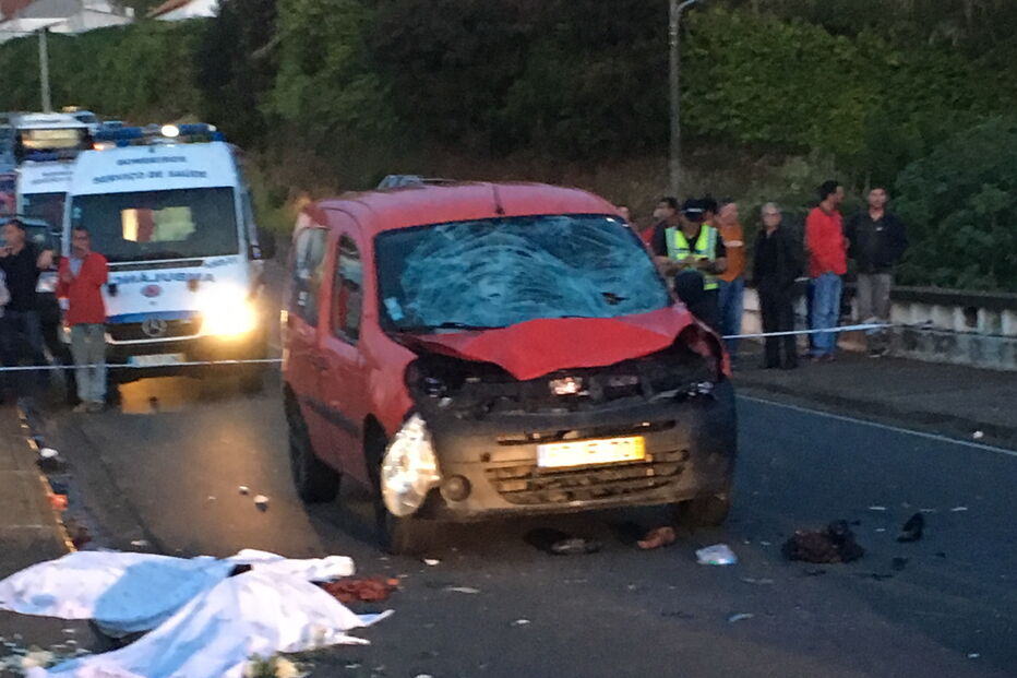 Carro atropela durante procissão e mata duas mulheres nos Açores