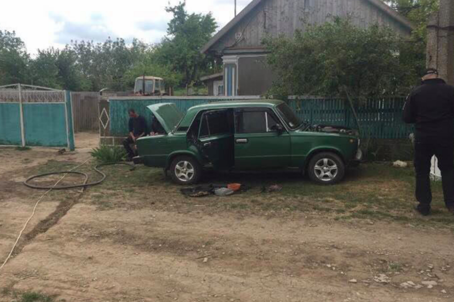 Menina morre dentro do carro dos pais após incêndio