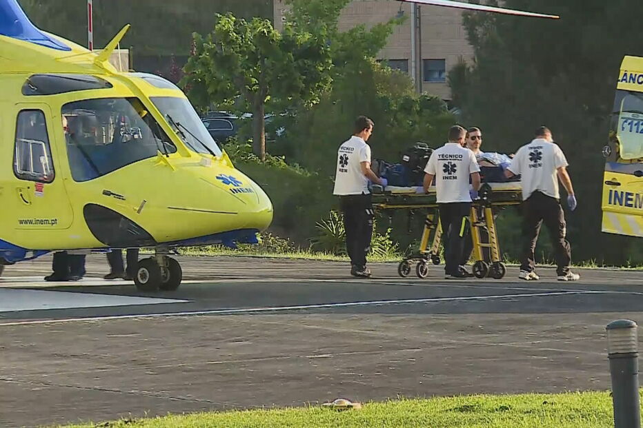 Santana Lopes à chegada ao hospital 