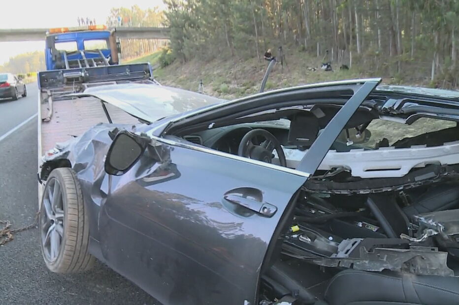 Veja como ficou o carro que Santana Lopes conduzia após acidente na A1