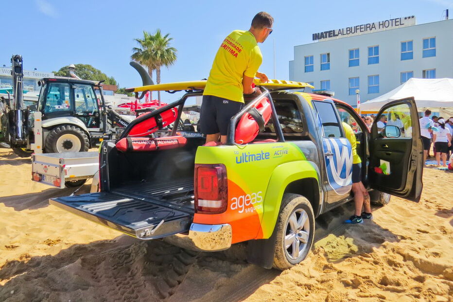 Época balnear arrancou em 35 praias do Algarve