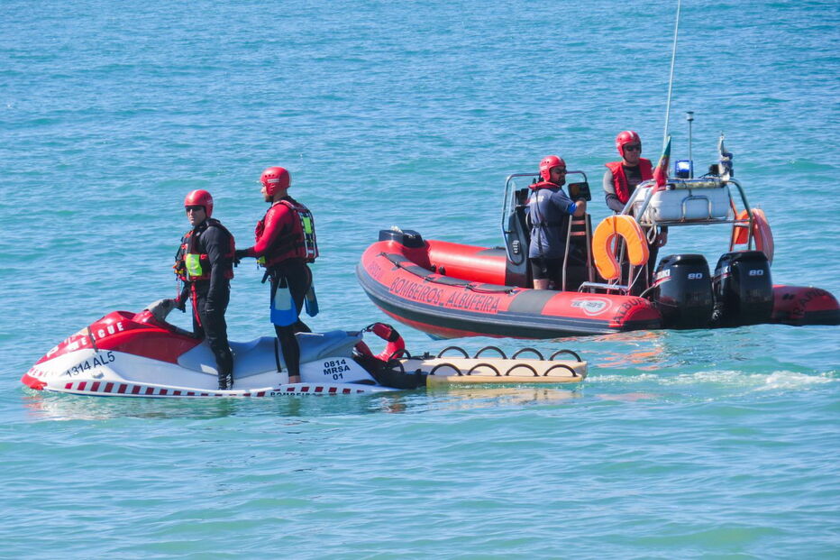 Época balnear arrancou em 35 praias do Algarve