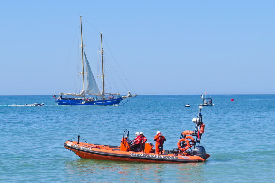 Época balnear arrancou em 35 praias do Algarve
