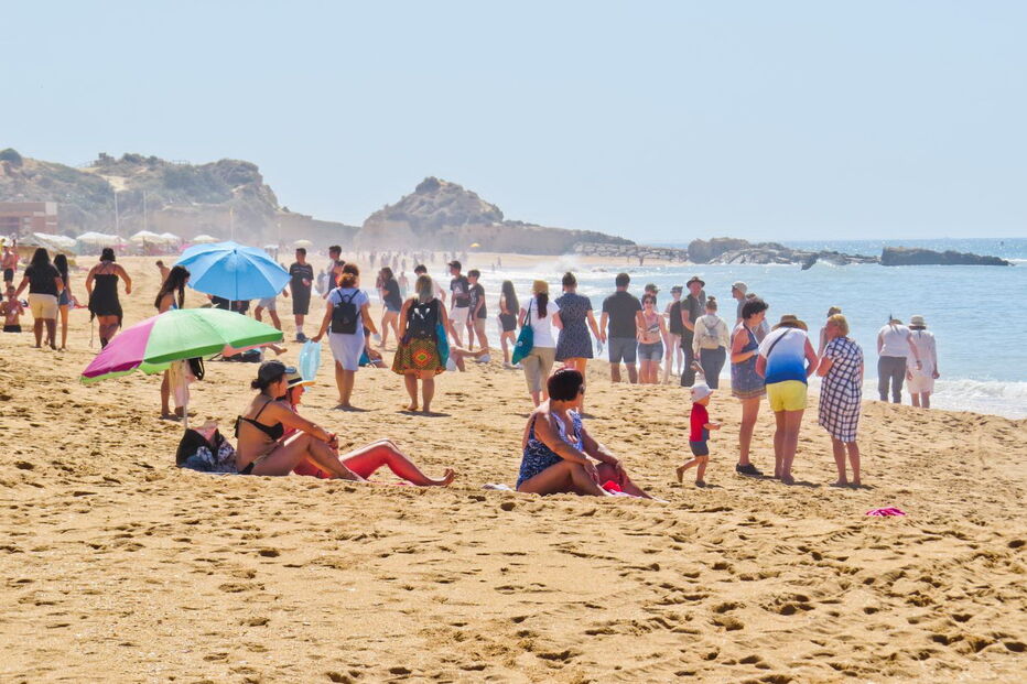 Época balnear arrancou em 35 praias do Algarve