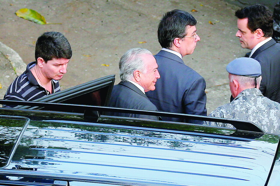 Temer deixou a prisão da Polícia Militar, em São Paulo, onde esteve detido desde a semana passada  