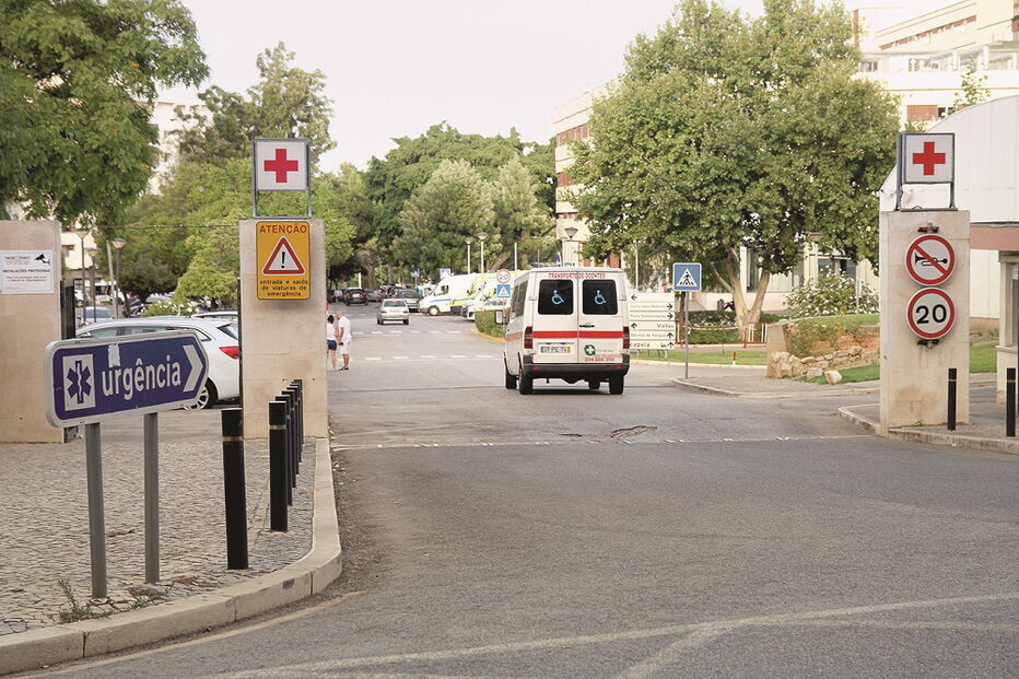 Hospital de Faro suspendeu toda a atividade cirúrgica não urgente devido ao excesso de doentes na unidade de saúde 