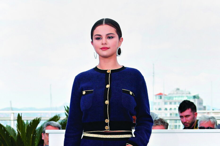Selena Gomez foi vestida pela casa Chanel 